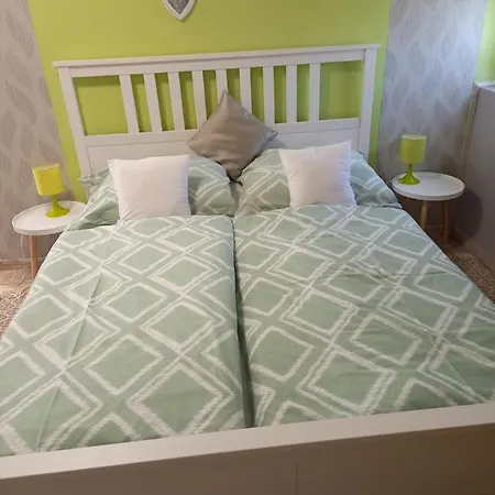 Dulo Apartmanhaz * Villany