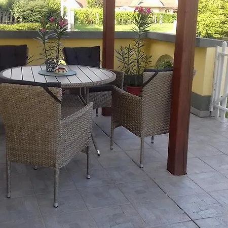 Apartment Dulo Apartmanhaz Villany