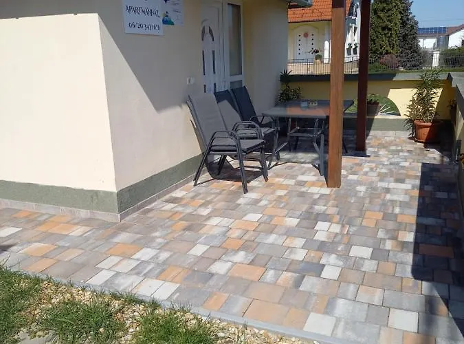 Dulo Apartmanhaz * Виллань